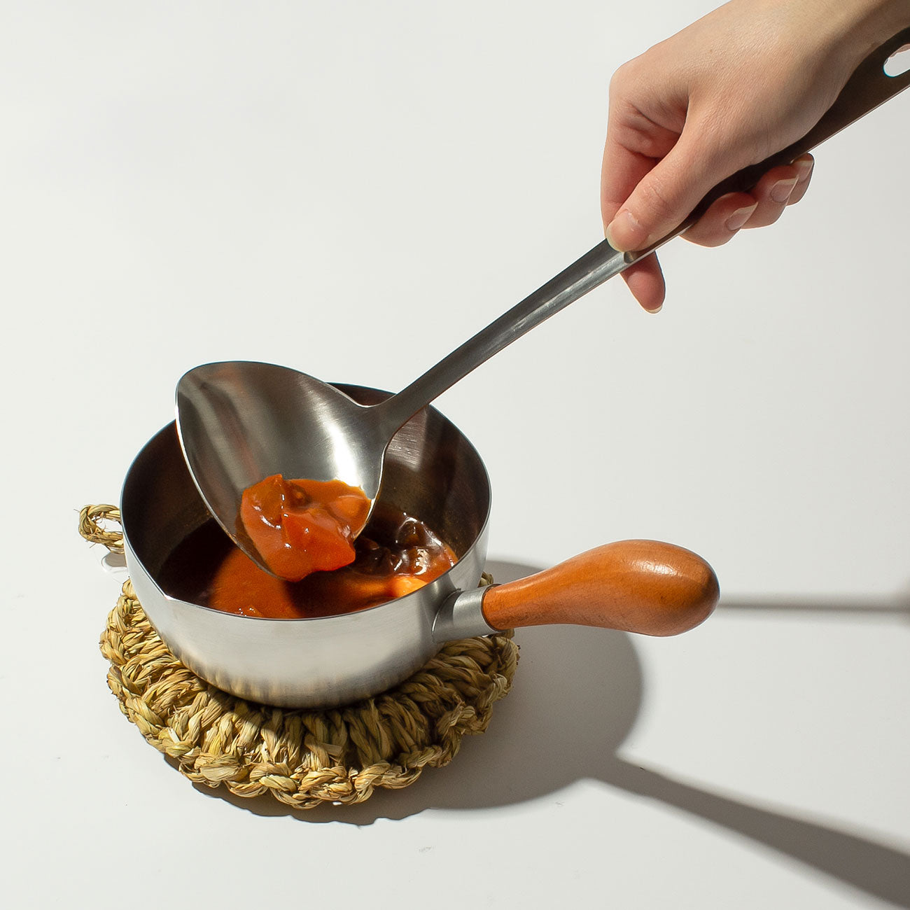 工房アイザワ 片手鍋 両口つき ミルクパン 15cm 1903 工房アイザワ 両口付ミルクパン 木柄手造り 15cm （ aizawa ステンレス ガス火専用 日本製 ミルクパン 片手鍋 片手なべ 両口鍋 小鍋  ソースパン 木柄 ）