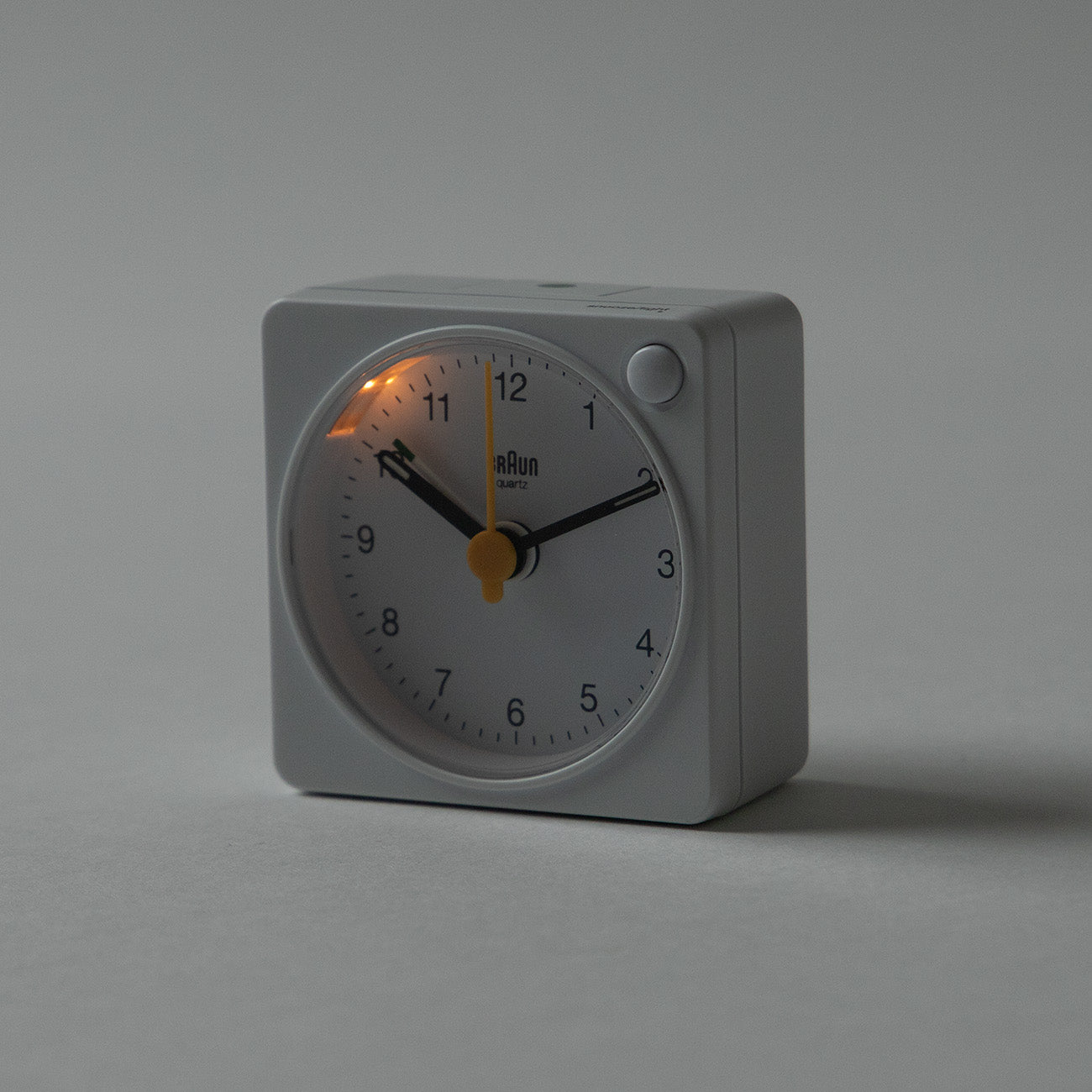 BRAUN アラームクロック BC02XW
