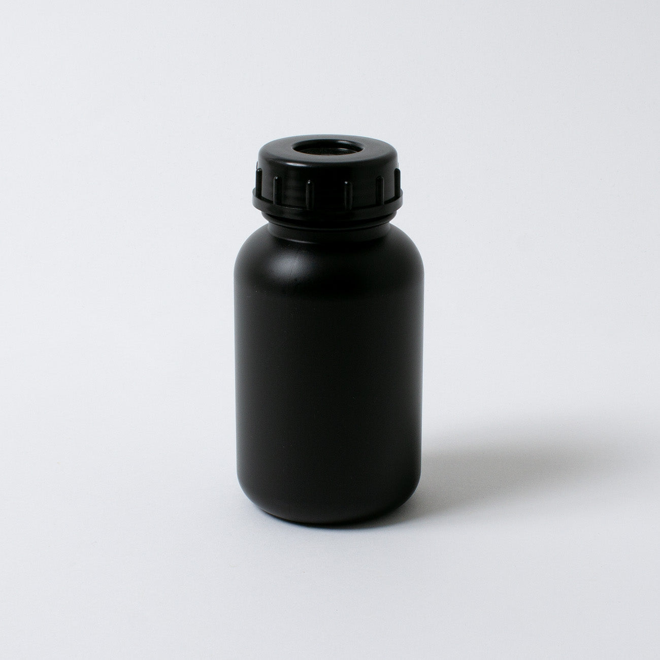瑞穂化成工業 広口びん 黒色 PE 250ml