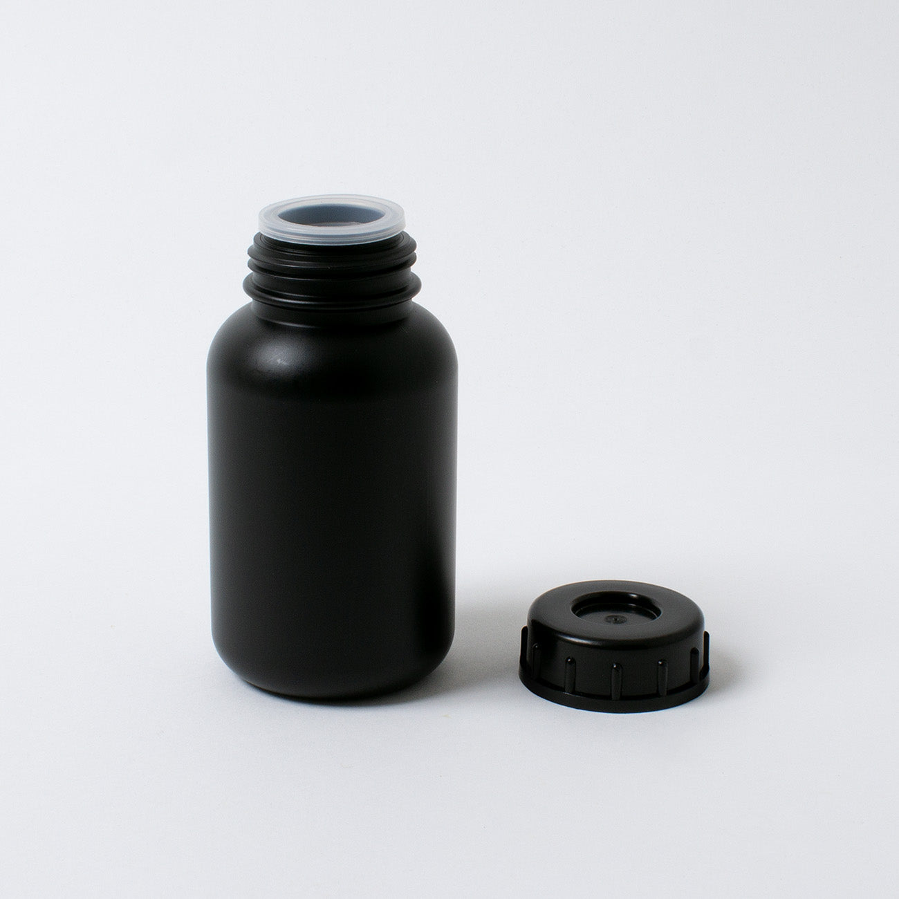 瑞穂化成工業 広口びん 黒色 PE 250ml